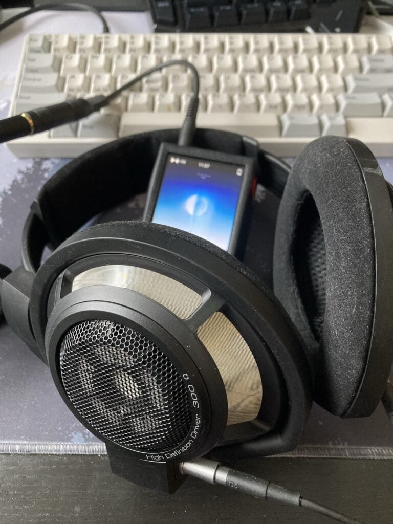 Shanling M1 Plus con auriculares Sennheiser HD800S