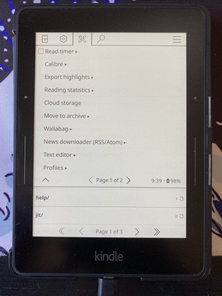 Opciones de KOReader en Kindle. Vete a la pestaña de herramientas. Dentro tienes una opción que pone Calibre. 